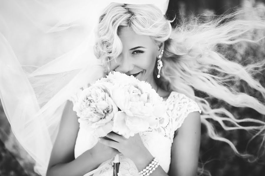 Wedding photographer Oxana Oliferovskaya (oliferovskaya). Photo of 24 May 2022