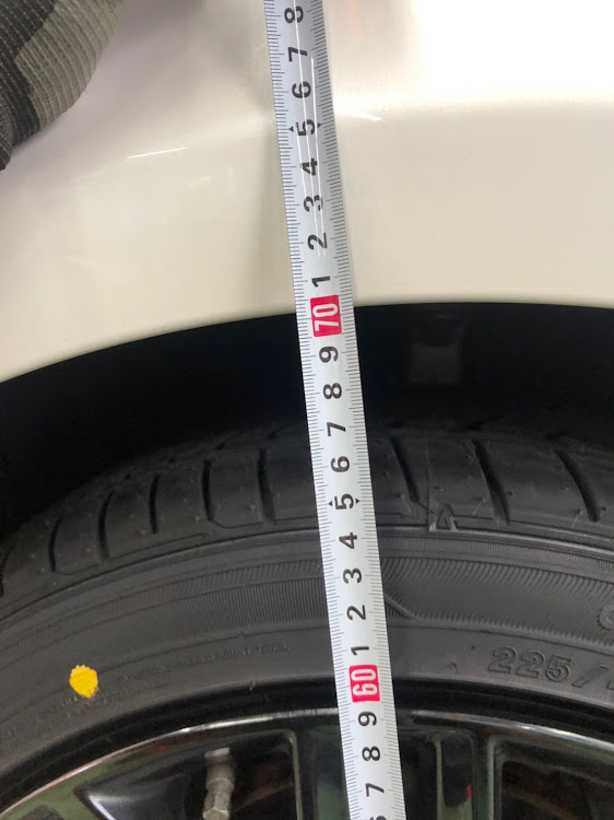 クラウンアスリートの車高調整・タイヤ交換に関するカスタム事例の投稿画像2枚目