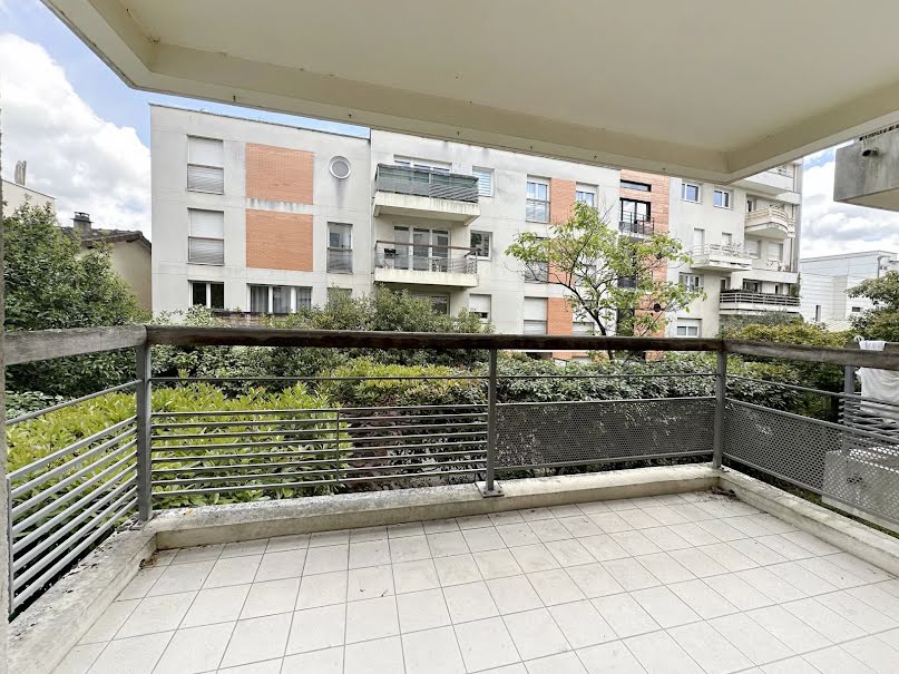 Location  appartement 3 pièces 64.6 m² à Suresnes (92150), 1 641 €