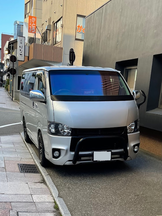 ハイエースバンのsxxxxさんが投稿したカスタム事例の投稿画像1枚目