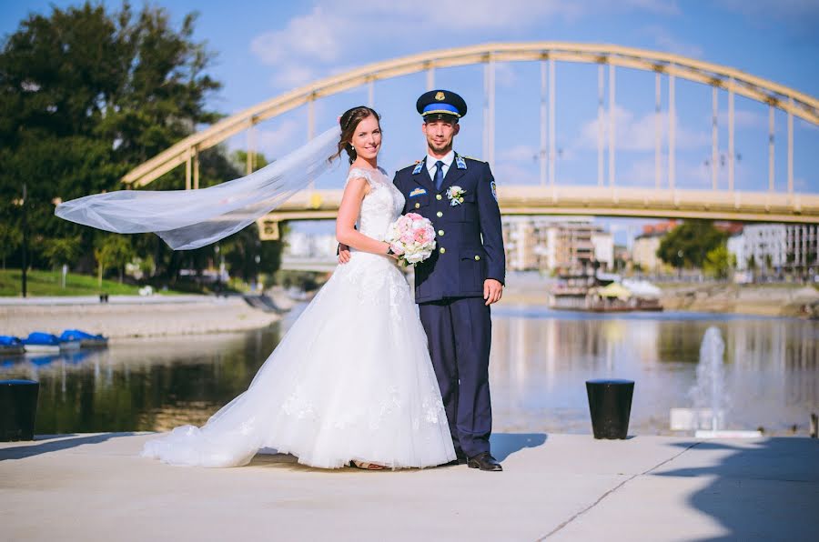 Wedding photographer Dóra Bella (belladorafoto). Photo of 21 August 2018