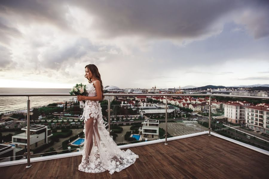 Fotógrafo de casamento Alya Kulikova (kulikovaalya). Foto de 5 de setembro 2022