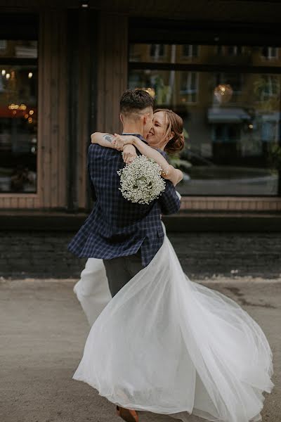 Wedding photographer Yuliya Galyamina (theglue). Photo of 17 January 2022