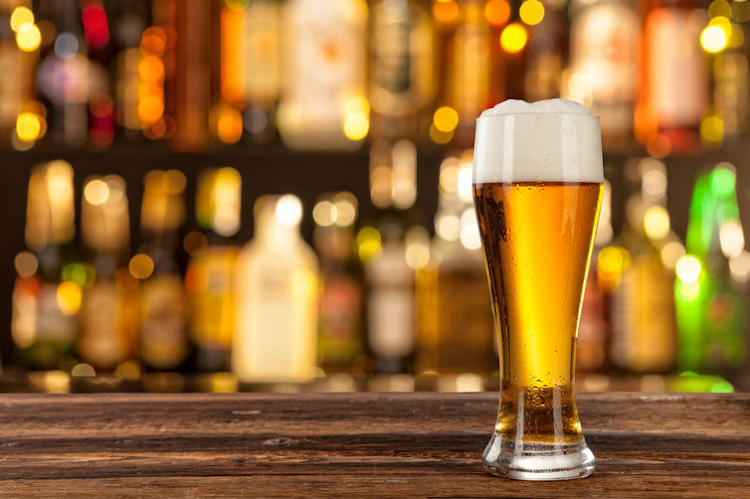 According to reports, football fans can expect to cough up roughly betwee R223 and R1,600 for a pint of beer or glass of wine when drinking at select hotels and restaurants. File photo.