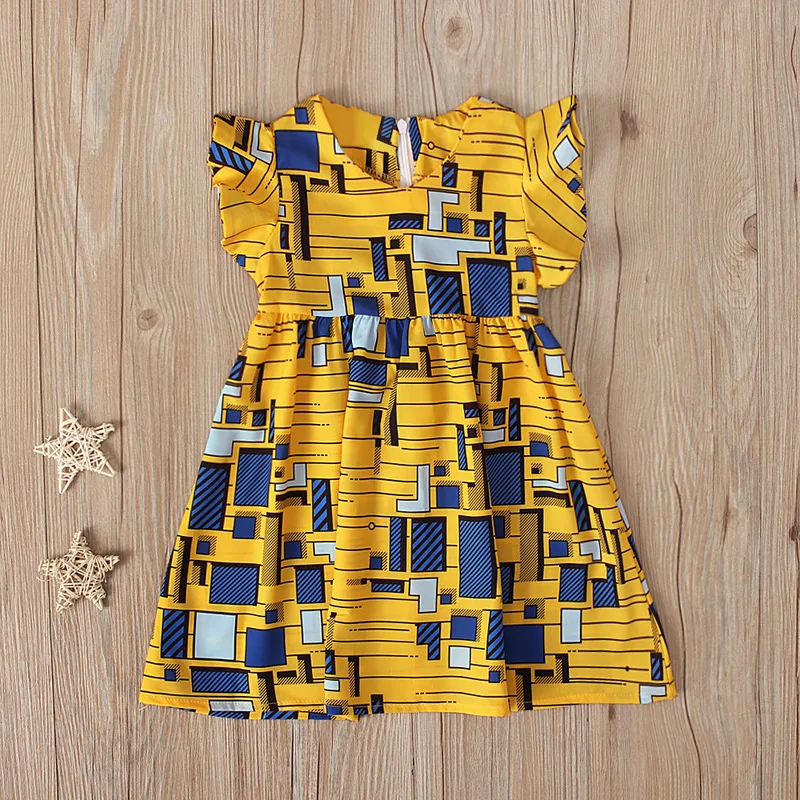 Afrička boho haljina sa lepršavim rukavima, savršena za elegantan i udoban izgled. Idealna za leto i da istaknete svoj jedinstveni i moderan stil.