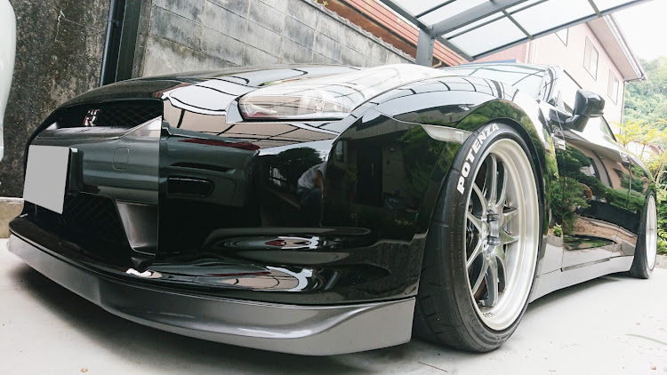 NISSAN GT-RのDragon  FIVEさんが投稿したカスタム事例の投稿画像1枚目