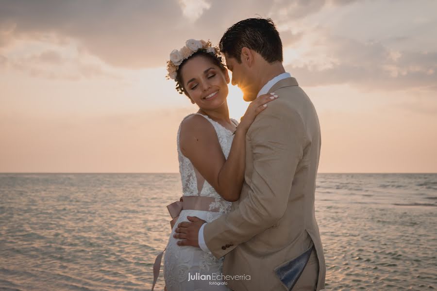 Wedding photographer Julian Echeverria (recuerdos). Photo of 15 August 2020