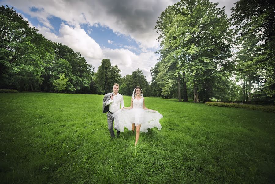 Fotografo di matrimoni Kuba Krak (kubakrak). Foto del 19 dicembre 2020