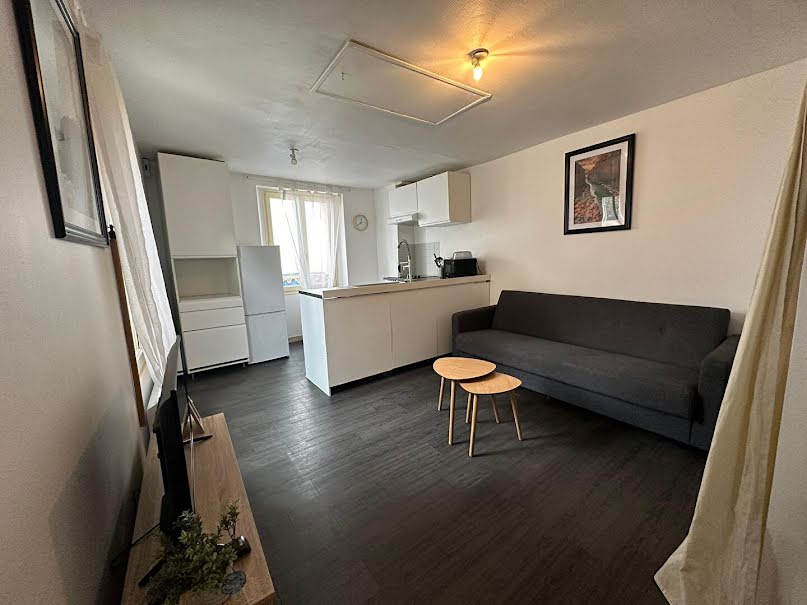 Location meublée appartement 1 pièce 21.4 m² à Sens (89100), 569 €
