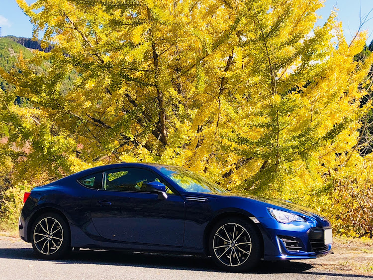 BRZの英彦山紅葉・86BRZ・平日でも人多め・散り始めたもみじ🍁もあり・英彦山　高住神社に関するカスタム事例の投稿画像1枚目
