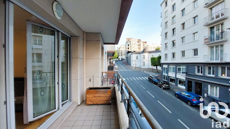 Location meublée appartement 3 pièces 69 m² à Issy-les-Moulineaux (92130), 2 300 €