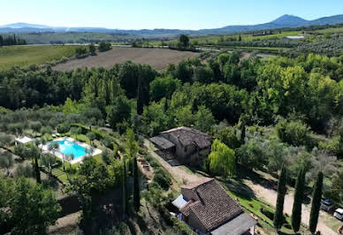 Propriété avec piscine et jardin 4