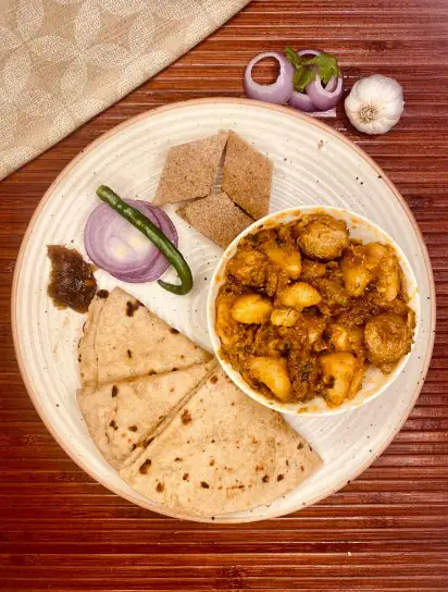 Roti With Sabji [Serves 1]