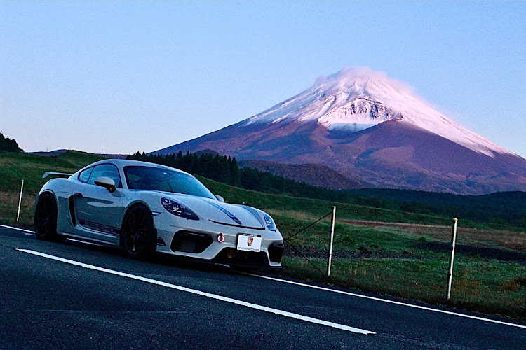 ケイマン GT4の富士スピードウェイ・サーキット走行会・富士山とコラボ・たまには真面目に仕事しなくては😅😂🤣に関するカスタム事例の投稿画像7枚目