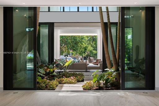 Maison avec piscine et jardin 3