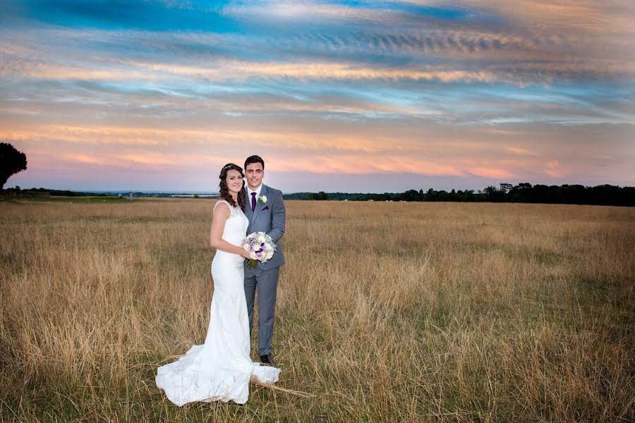 Fotografo di matrimoni Simon Fennell (sweetpeawedding). Foto del 1 luglio 2019