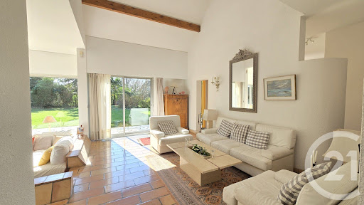 House with garden 5