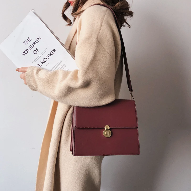 Eenvoudige kleine vierkante tas Perfect voor dagelijks gebruik en veilig opbergen van je essentials Compact ontwerp stijlvol en praktisch