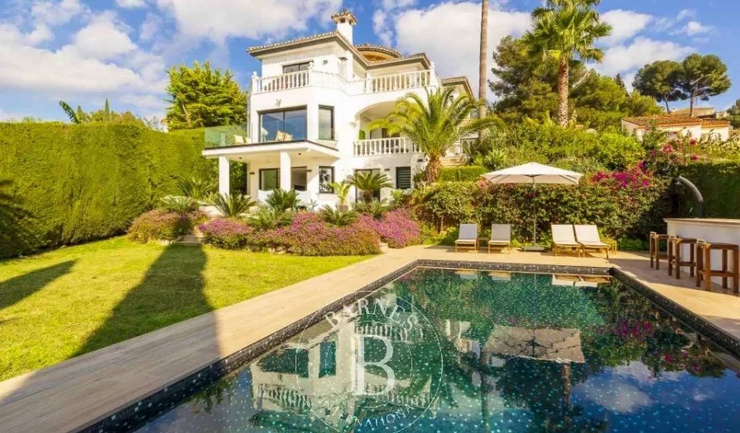 Villa with pool and terrace Estepona