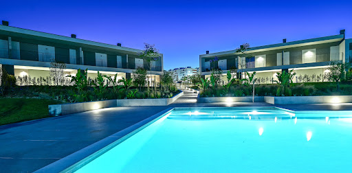 Maison avec piscine et jardin 4