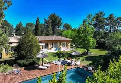 Maison avec jardin et terrasse 4