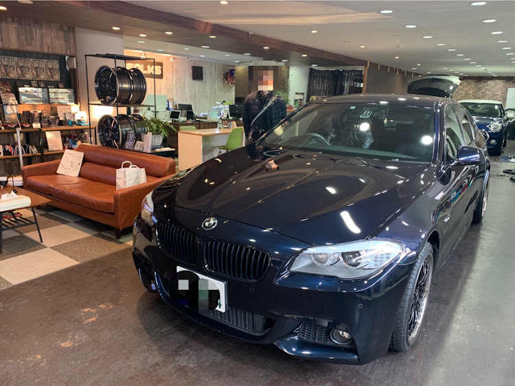 5シリーズ セダンのXmasプレゼント・528i M-Sports・F10に関するカスタム事例の投稿画像1枚目