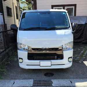 ハイエースバン GDH206V