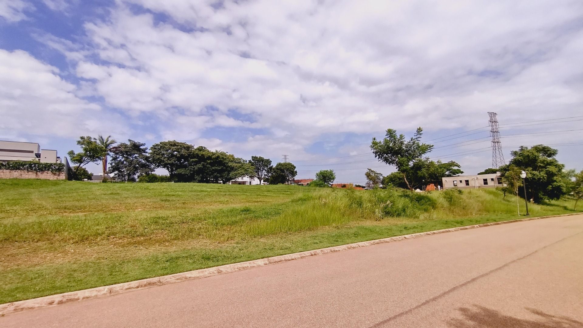 Terrenos à venda Condomínio Residencial Una