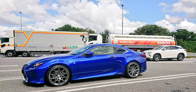 RCのLEXUS RC・青い車・hre・秋の気配・みんなのボディカラーに関するカスタム事例の投稿画像1枚目