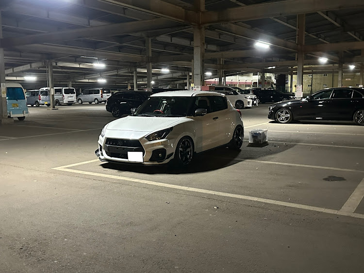 スイフトスポーツのTopFuel・HKS車高調・ADVAN Racing TC4・カナード取り付けに関するカスタム事例の投稿画像2枚目