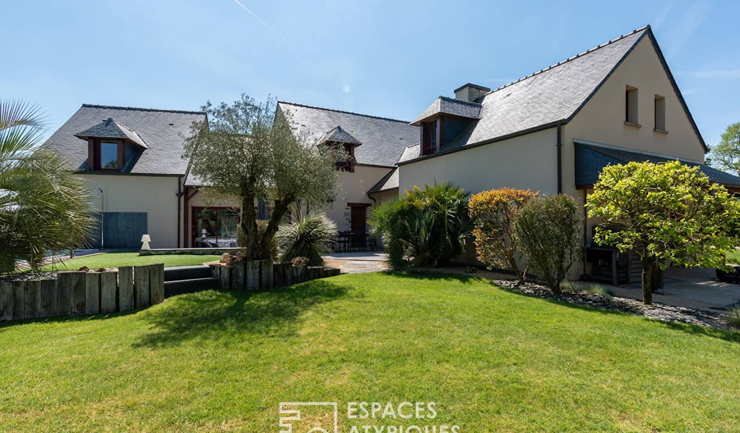 House with pool and terrace Vitre