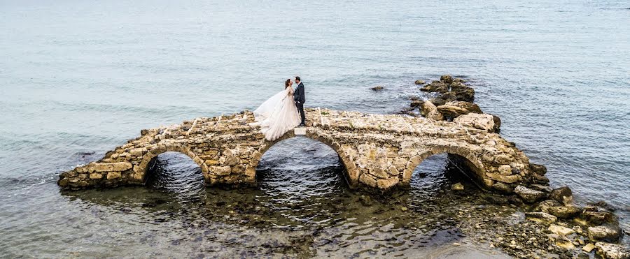 Wedding photographer Kostas Sinis (sinis). Photo of 21 November 2019