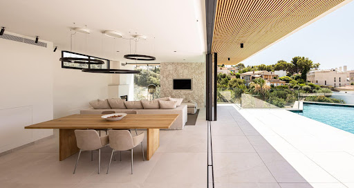 Villa en bord de mer avec jardin 2