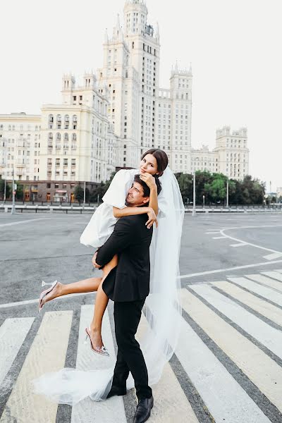 Wedding photographer Vitaliy Ushakov (ushakovitalii). Photo of 29 June 2021