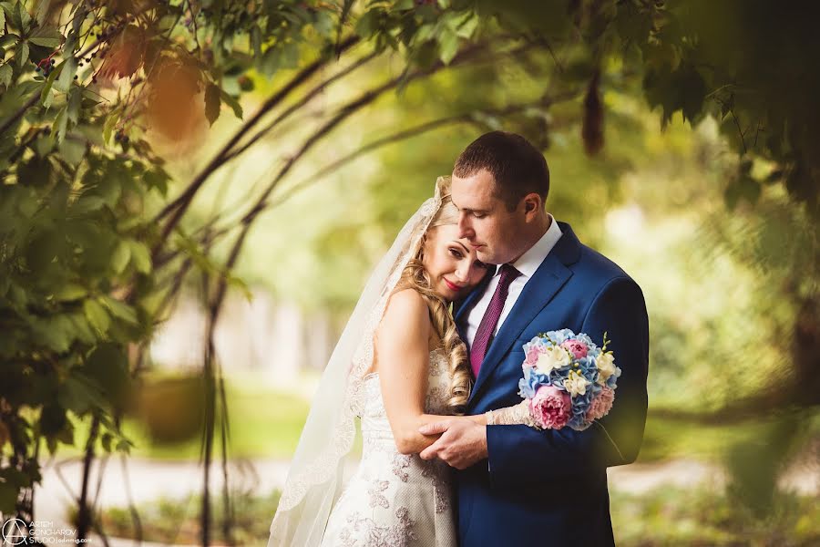 Wedding photographer Artem Goncharov (odinmig). Photo of 15 April 2014