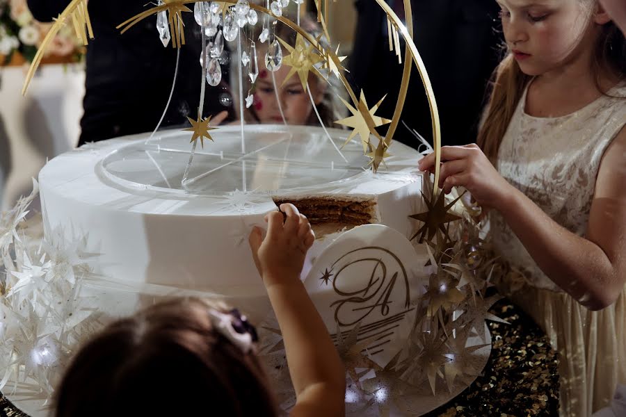 Fotografo di matrimoni Liza Karazhova (lizaka). Foto del 24 settembre 2019