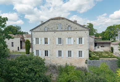 House with terrace 18