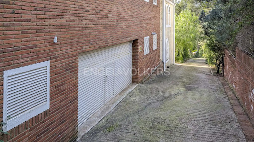 House with pool and terrace 5