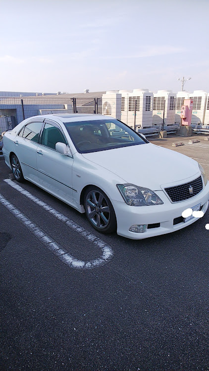 クラウンアスリートの車高調取付に関するカスタム事例の投稿画像1枚目
