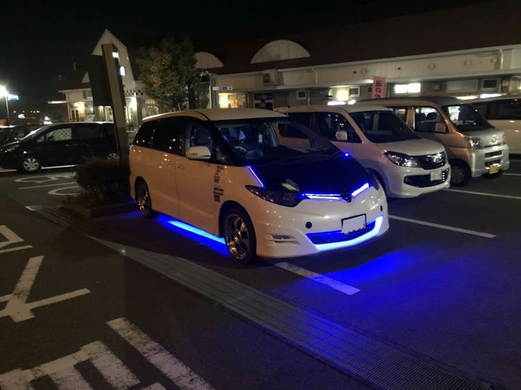 エスティマのアンダーLED・LED・初心者マーク・初心者に関するカスタム事例の投稿画像2枚目