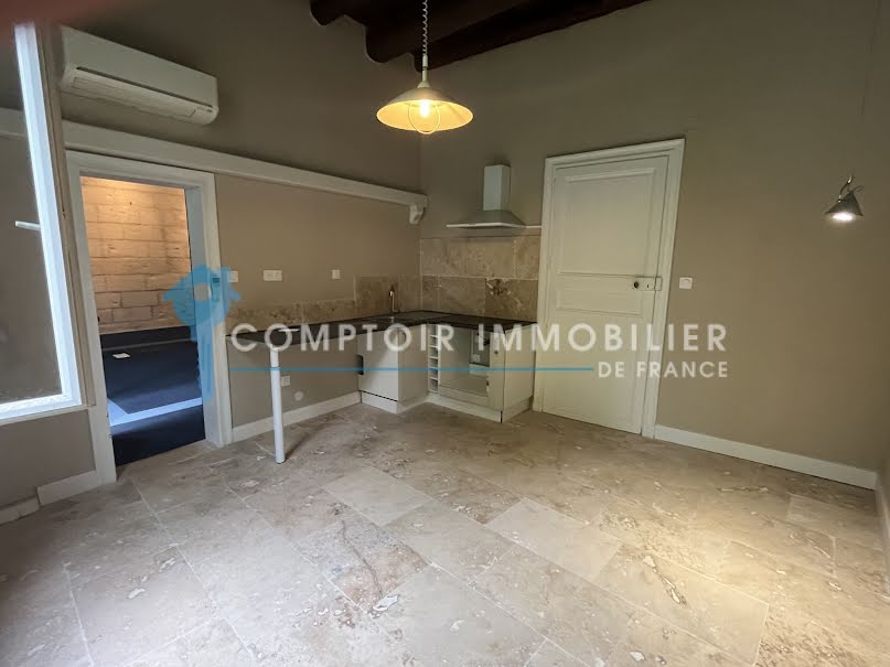 Location  appartement 4 pièces 105 m² à Beaucaire (30300), 840 €