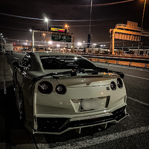 NISSAN GT-R