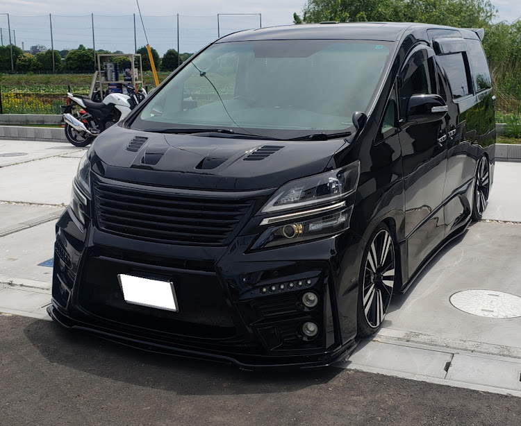 ヴェルファイアの車高調整・ドライブ・リメイク完了に関するカスタム事例の投稿画像1枚目