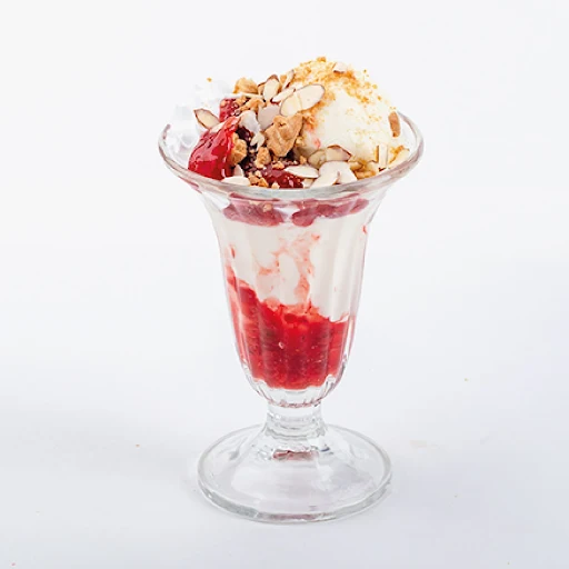 Merry Berry Sundae