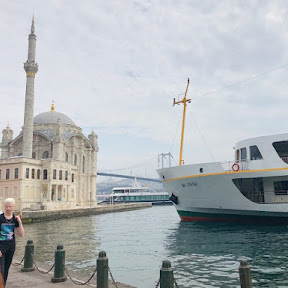 イスタンブールでボスポラス海峡を眺めながら味わいたいトルコのB級グルメ「クンピル」とは？