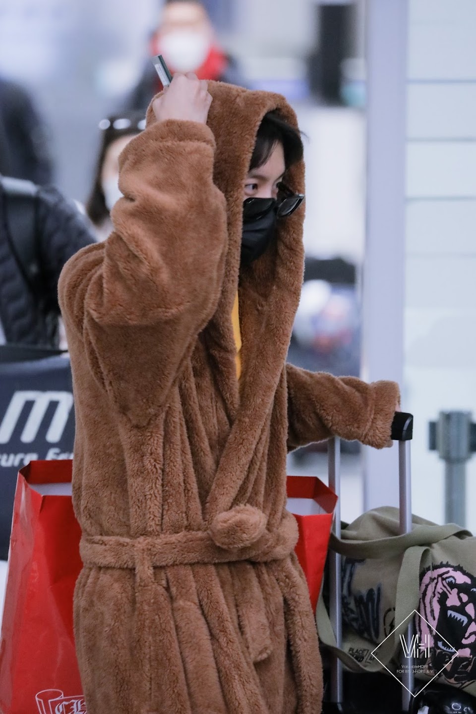 jhope airport fashion bathrobe｜TikTok Search