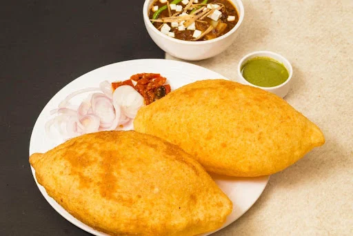 Chole Bhature [2 Bhature]