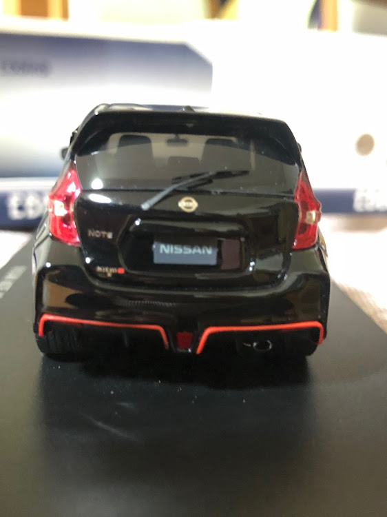 ノートのEBBRO NOTE nismo s・自己満の世界に関するカスタム事例の投稿画像3枚目