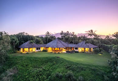 House with pool and garden 2