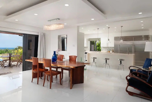 Villa avec piscine en bord de mer 4